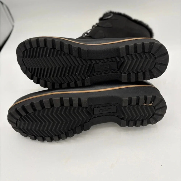 JBU Sleek Black Winter Boots with Faux Fur Lining - Picture 4 of 4